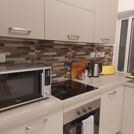 Central Apartment In Swieqi Is-Swieqi Extérieur photo