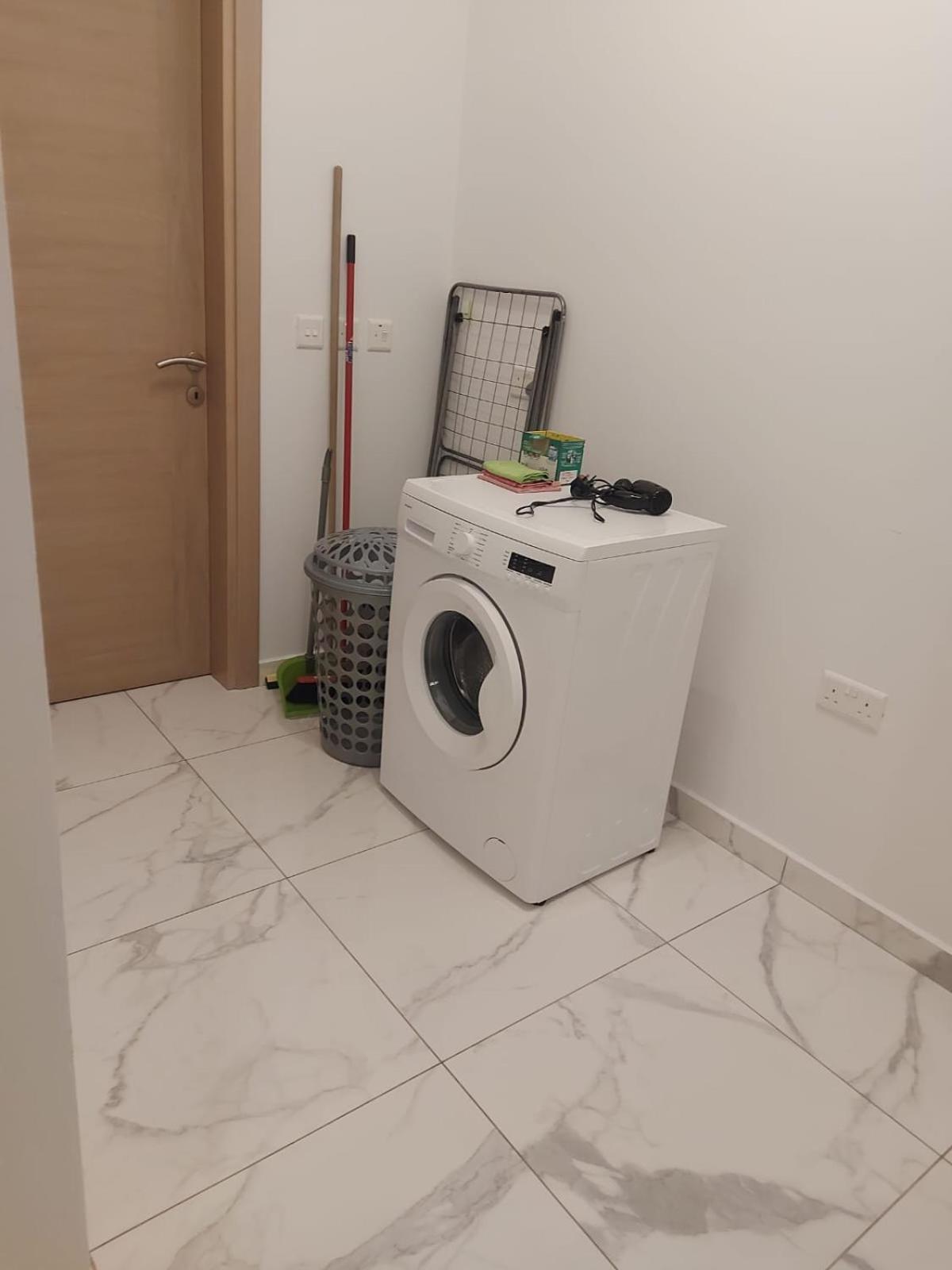 Central Apartment In Swieqi Is-Swieqi Extérieur photo
